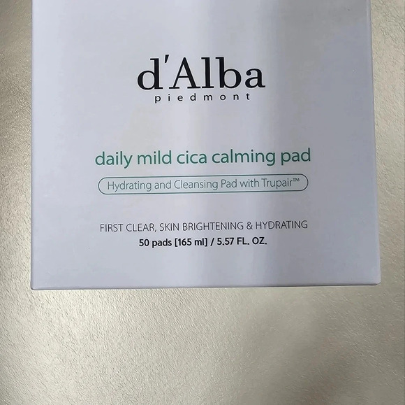 d'Alba Daily Mild Cica Calming Pad Calming and Soothing Pads Sensitive  50 pads - Picture 2 of 6